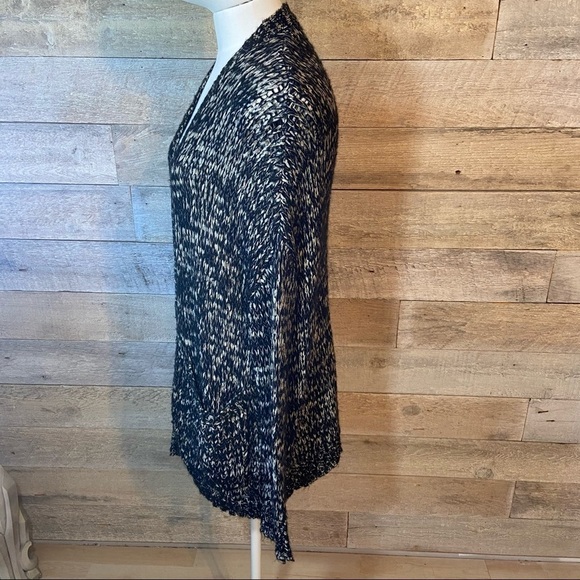 Volcom  cardigan‎ sweater in size x-small/small - Picture 2 of 7